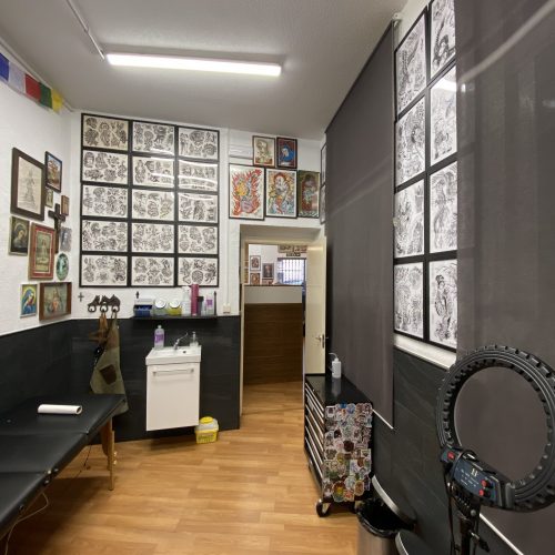 Cobra Tattoo Madrid - Cabina 4