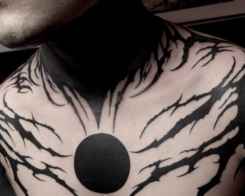 Tatuaje de Hyena Tattoo - Cuello y pecho